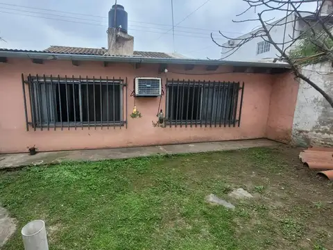 LOMA HERMOSA : PH 3 AMBIENTES AL FRENTE CON JARDIN, A METROS  DEL CENTRO COMERCIAL. CONSULTE 