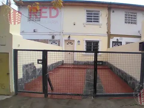 Vende Dúplex 2 dormitorios con quincho en barrio Cumelén