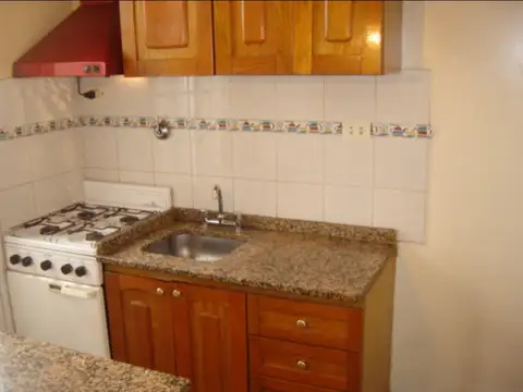 Departamento en Alquiler en Parque Chacabuco, $ 600.000