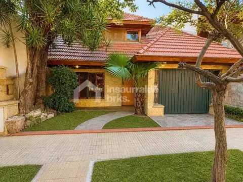 Casa 4 ambientes Venta en Munro, Vicente López. Apto crédito y en excelente estado!