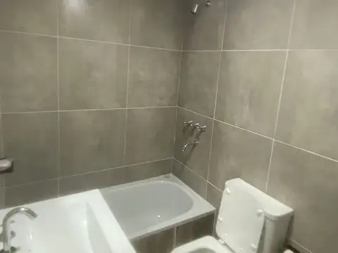 Depto Tipo Casa en Alquiler en Km.50, $ 600.000