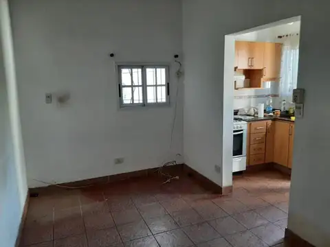 Casa 3 ambientes con 1 baño