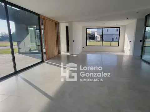 Casa en Alquiler en Haras Santa Maria, USD 2.000