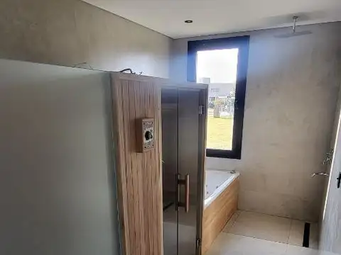 Casa en Alquiler al Norte