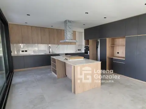 Casa en Alquiler al Norte