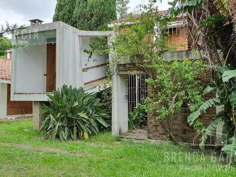 FERRARI ENTRE LAPRIDA Y LUGONES