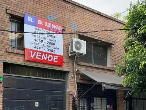 GALPON SOBRE LOTE DE 8.66 X 43.30 COCHERAS +2 LOCALES