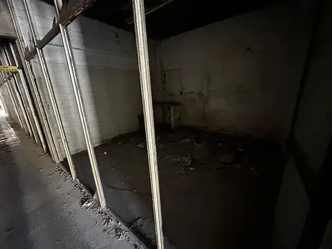 Complejo frente al Centenario (En estado a reciclar)