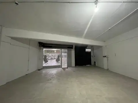 VENTA / DEPOSITO DE LOCAL EN PARQUE PATRICIOS