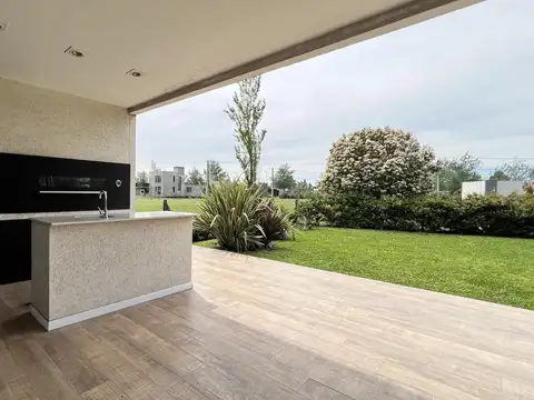 Casa en Venta al Oeste