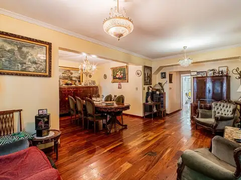 Interesante Casa 5 ambientes en Chacarita, Capital Federal
