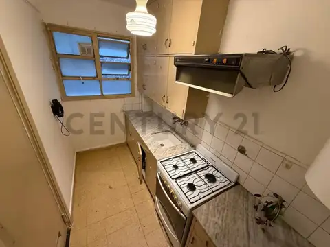 DOBLAS 200, Piso 6