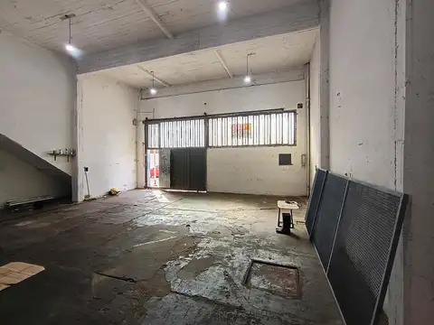 Excepcional Galpón 250 m2.cerca R.8