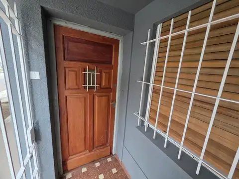 Casa 4 ambientes con 1 baño