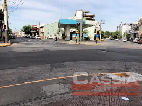 AV. RIVADAVIA al 900