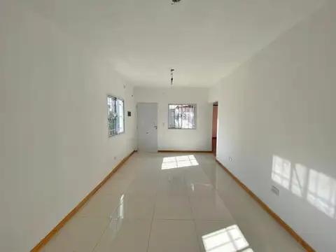 Depto Tipo Casa en Alquiler de 3 ambientes