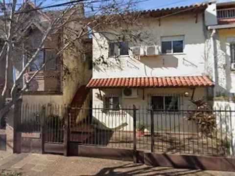 Casa con 2 PH frente al hipodromo