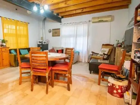 Casa 2 ambientes con 1 baño
