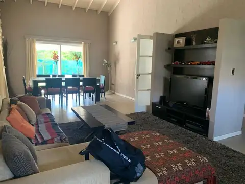 Casa en Venta en El Jacaranda, USD 350.000
