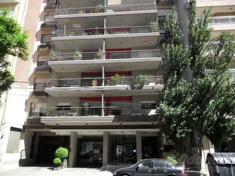 Departamento de 2 dormitorios c/cochera en alquiler en Caballito.