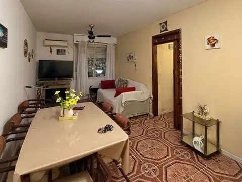 DEPARTAMENTO DE CUATRO AMBIENTES EN VENTA EN BARRIO PIEDRABUENA