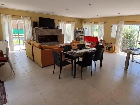 Casa en Venta en La Asunción Club de Campo, USD 215.000