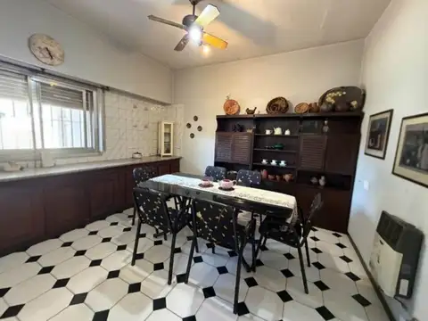 Casa 5 ambientes con 3 baños