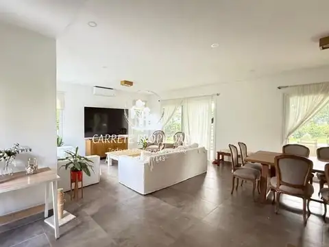 Casa 5 ambientes con 4 baños