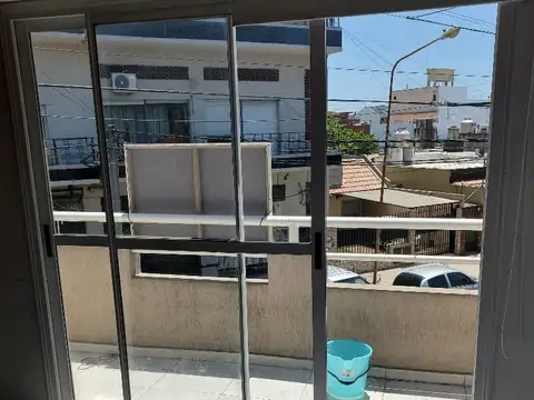 General O brien 300, Piso 1