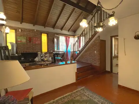 Casa 3 ambientes con 2 baños