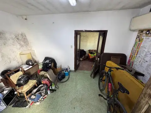 Avenida Eva Perón   (Ex Sarmiento 744) 4100