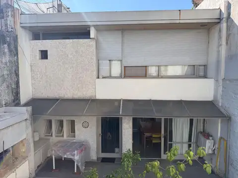Casa en Palermo - en dos plantas , con parque , quincho y parrilla