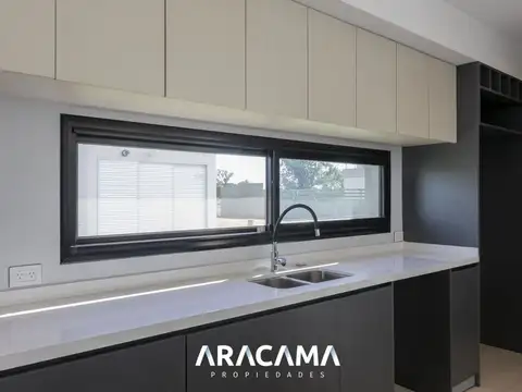 Casa en Venta en Canning Chico, USD 415.000