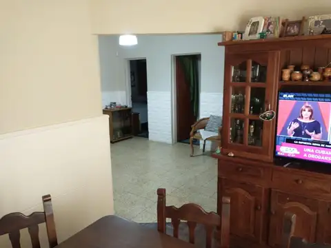 Casa 3 ambientes con 1 baño