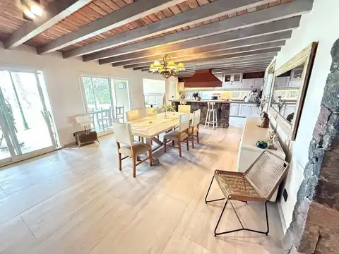 Casa 7 ambientes con 3 baños