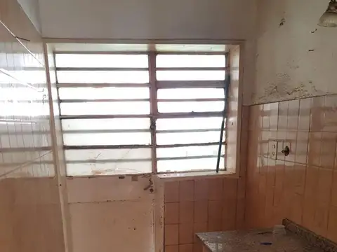 Casa dos dormitorios zona sur. Pje Planas Casas 4600.