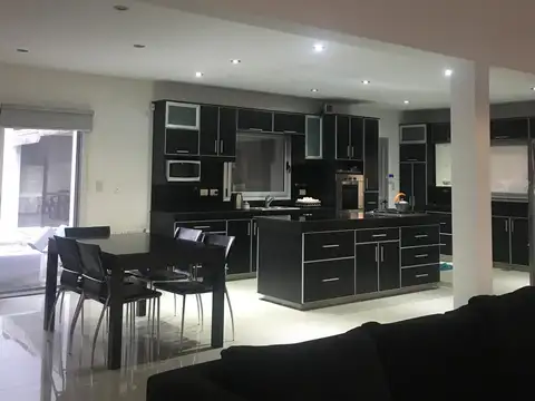 Casa en Venta en Arturo Segui, USD 325.000