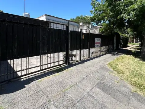 Casa 4 ambientes en venta en Villa Gobernador Udaondo