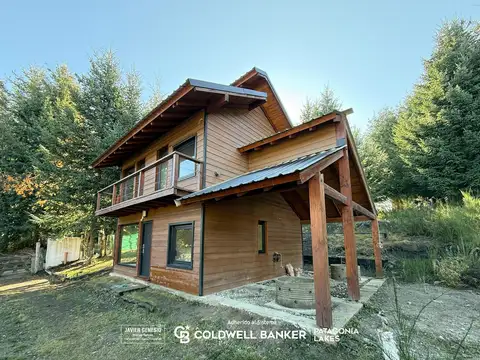 VENTA Casa 2 dorm 2 baños 80m2 todos servicios, a estrenar, cercana al centro Villa La Angostura