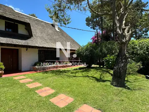 En venta casa en San Rafael, de 4 dormitorios mas dep, con 2 cocheras