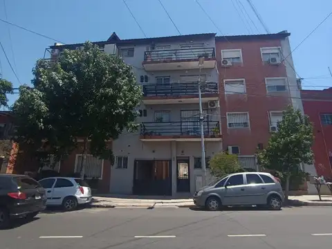 Estanislao Zeballos 900