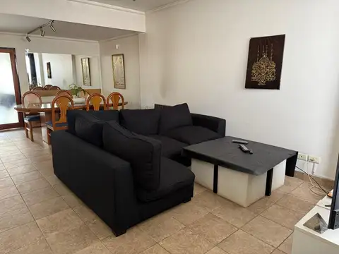Depto Tipo Casa 4 ambientes con 2 baños