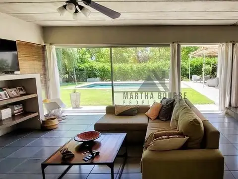Casa en Venta en Barrio Villa Rosa, USD 249.000