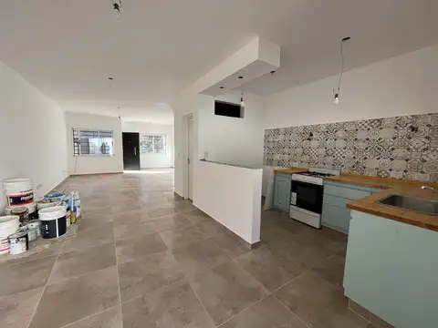 Casa en Alquiler con 1 cochera