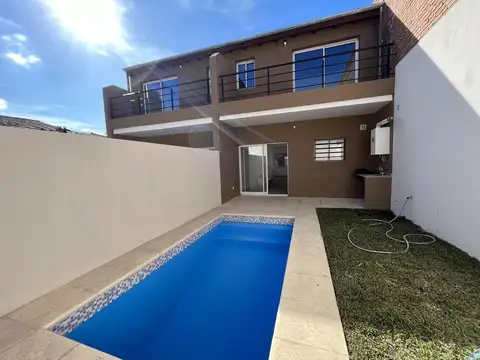 DUPLEX  JARDIN PISCINA 3 DORMIT   4 años de antiguedad