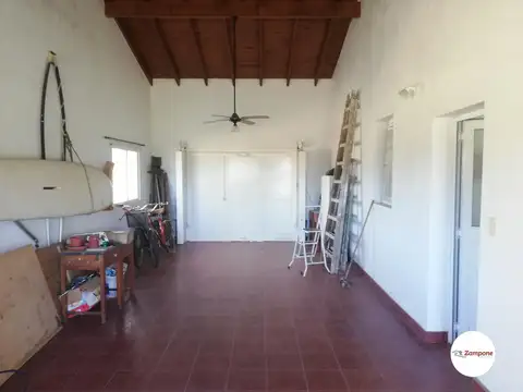 Casa 3 ambientes con 2 baños