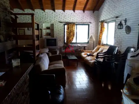 Casa 3 ambientes con 2 baños