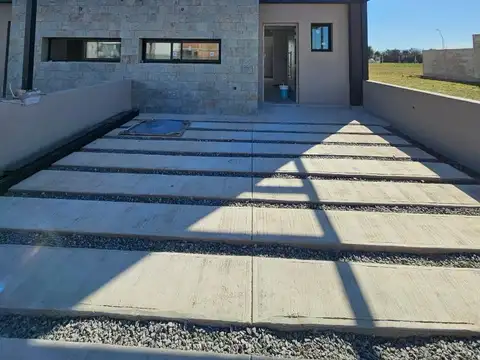 VENTA DUPLEX CAMPOS MANANTIALES 3 DORMITORIOS 3 BAÑOS COCHER
