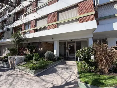 Estrada al 1200 , Piso 5