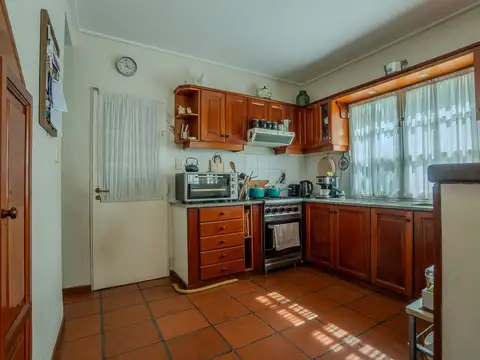 CASA VENTA GONNET 3 DORMITORIOS PARQUE APTO BANCO